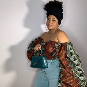 Your posher🌺 Candice